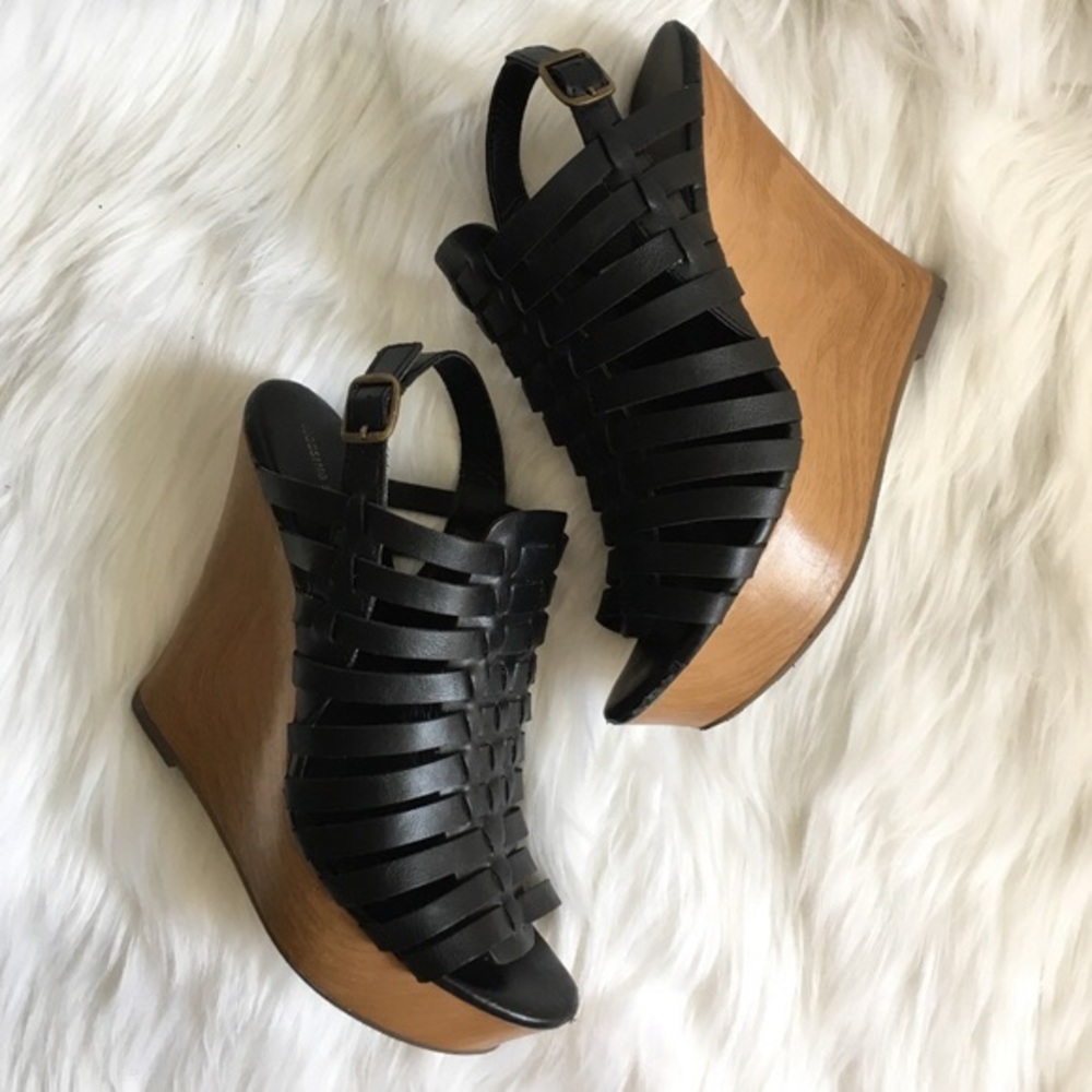 Mossimo Viven Black wedge